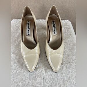 Ivory Casablanca - Size 4 1/2 M